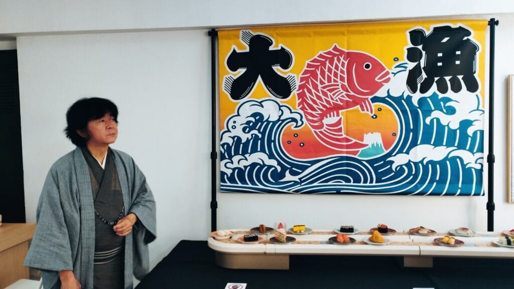 Giáo sư Terutoshi Hibino, chuyên gia nghiên cứu về sushi