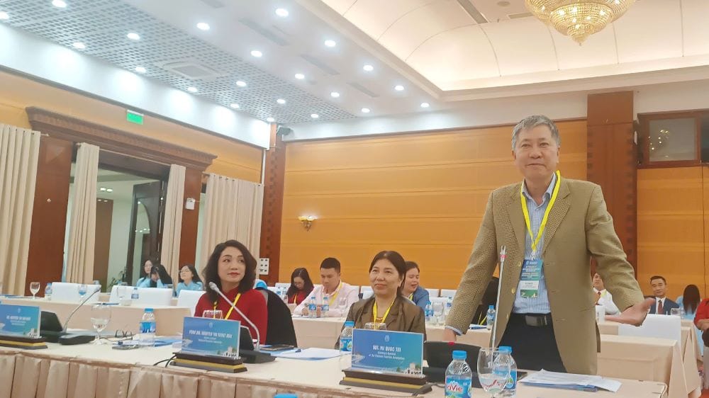 Ông Vũ Quốc Trí - Tổng thư ký Hiệp hội du lịch Việt Nam phát biểu tại hội thảo