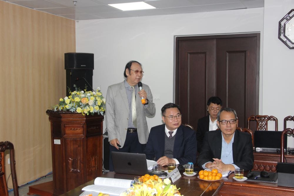 GS.TS NGND Nguyễn Văn Đính trình bày tham luận: Mô hình Du lịch cộng đồng xanh và bền vững. Giải pháp phát triển du lịch tại Bắc Ninh