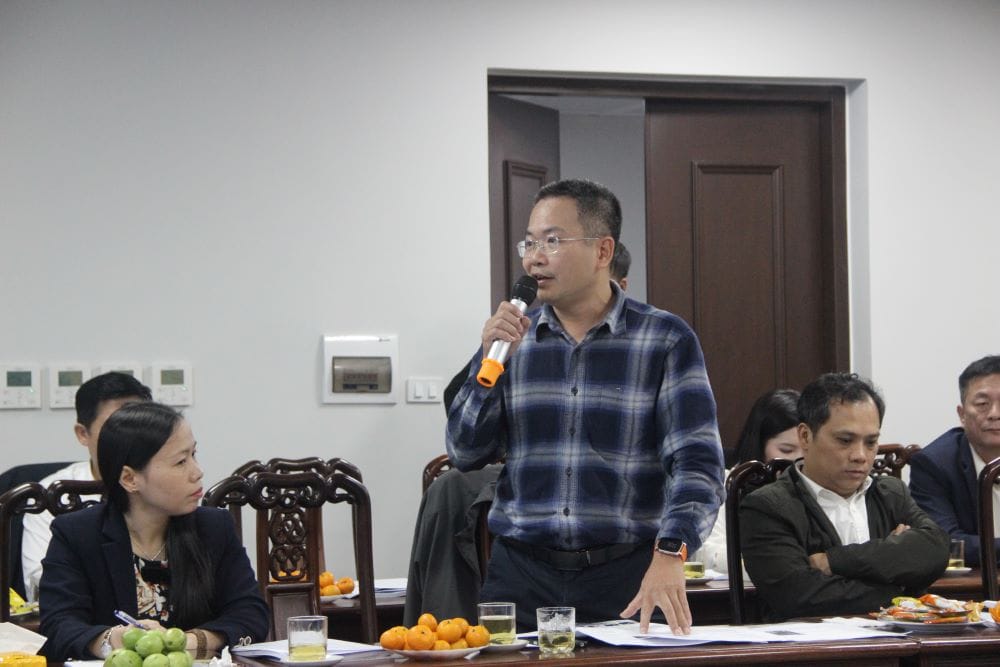 Ông Cao Quốc Chung, Phó Giám đốc Chi nhánh Công ty VIDOTOUR tại Hà Nội với tham luận về vai trò của doanh nghiệp lữ hành trong xây dựng sản phẩm du lịch xanh, ý tưởng và giải pháp phát triển sản phẩm du lịch xanh đặc thù